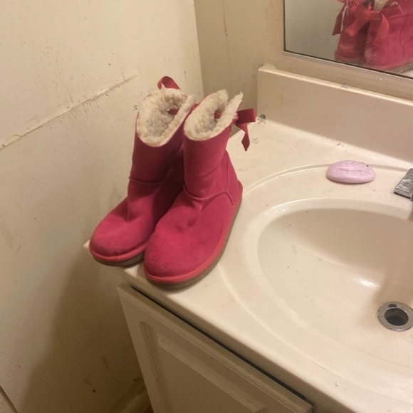 Uggs pink kookaburra boots size 3 maybe kids not sure new beautiful - Picture 1 of 16